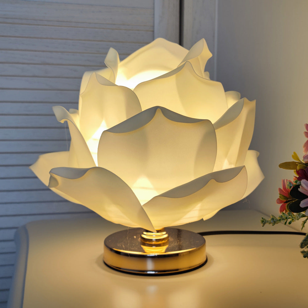 Rose Flower Bedside Lamp – Romantic Atmosphere