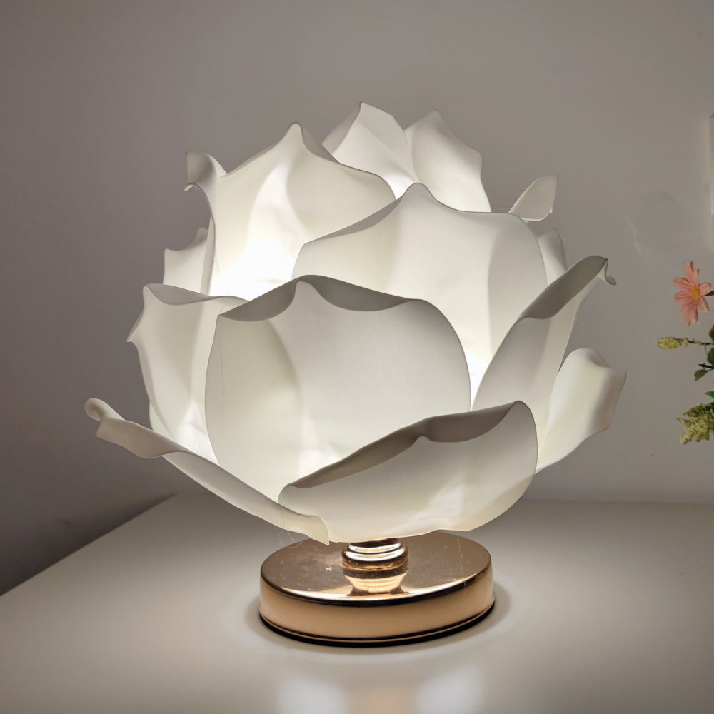 Rose Flower Bedside Lamp – Romantic Atmosphere
